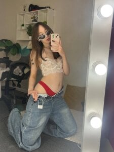 Miche1le_AllenneのLook at my figure))の枚の写真