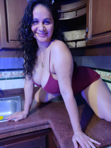 Sharon-Hot77 PHOTOS IN THE KITCHEN Pic 4
