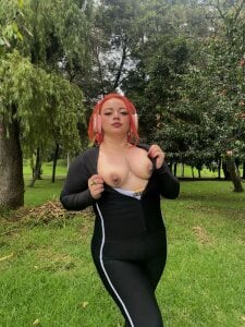 LilyyBigAss ☀️An outdoor stroll... with warmth included ☀️ Foto 4