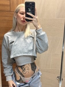 RanyThomson 😇 Pic 4