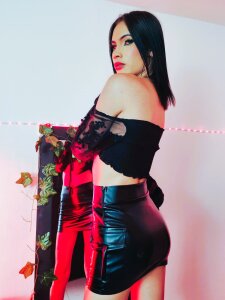 Alices_one black Pic 2