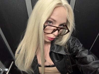 SheenaArntson Public Pic 5