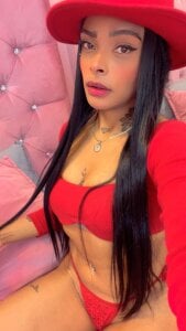 EmmaEbony_ “A little bit of magic… and you imagine the rest.” 사진