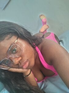 liarosee11 Pink suits me well 🩷🙈 Foto 4