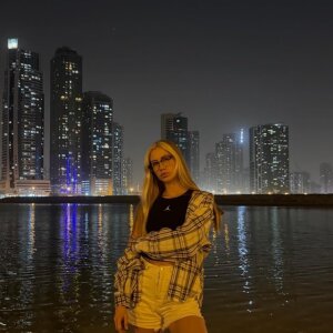 Genniys_ Public slika