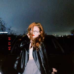 Red_Ava Public Pic 5