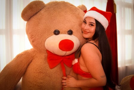 Little_Ivy Christmas 2025 🎄 Pic 2