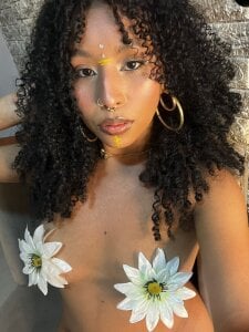 only me de Corinnah_Beauty  2 Imagens