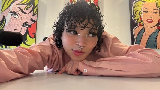 DaniCollinn_ Public Foto