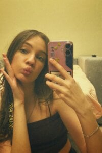 ShaeHeeterのkiss me😻の 2枚の写真