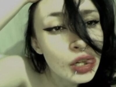 Juicy_VikkiWhereTheTreesMeetTheFreeway图片 3