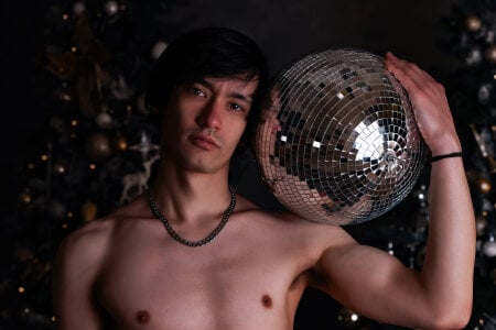 CalvinOwens kullanıcısının Happy New Year🎄 albümü -  4 fotoğraf