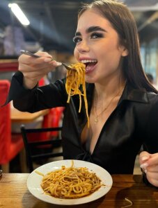 MaddyMay_ Enjoying my favorite food...Do you want it from my mouth? Pic