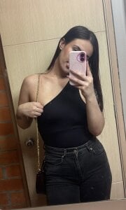 🩷 de _celeste__moore  2 photos