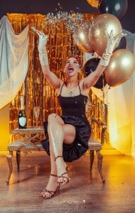 Alice_Barry Christmas Party Night Immagine 