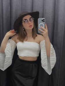 cClandesTina Public Pic 9