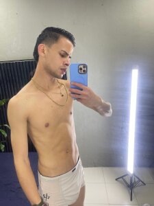 Axel-Bigcock 🍆HOW ABOUT THIS BEAUTIFUL SKINNY🥵 slika 7