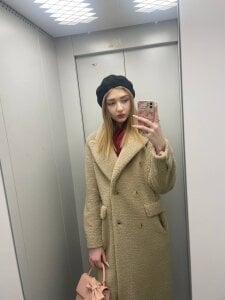 AveryBerkson How do you like my outfit?  3. fénykép