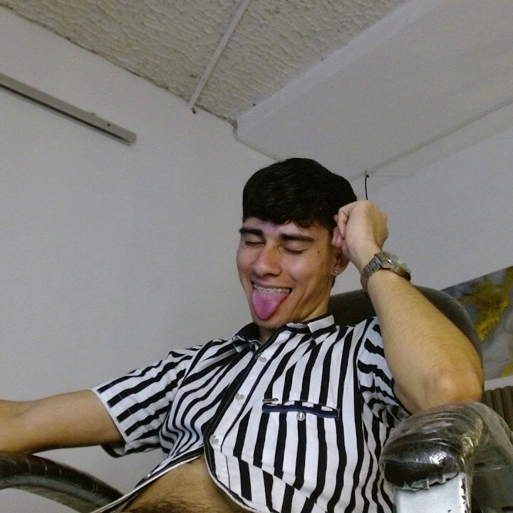 Dyla_n18 热门图片 9899