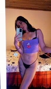 alisson_972804 Front On Mirror Pic 8