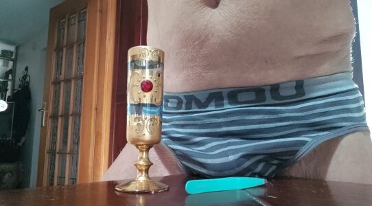 jhonschen's Fondo calice che allarga il mio prepuzio Sex Photo 5