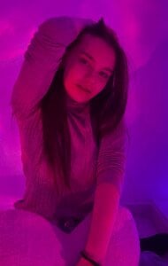 I want to stay with you under neon light de NoraHaynes Foto 2