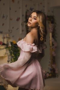 Lezy_ Spring Petals 🌷 Photo 3