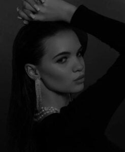 Secret_Emma Public Pic 2