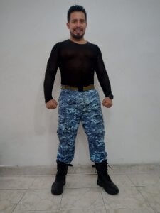 KalethBigDickのblue camo gymの 3枚の写真