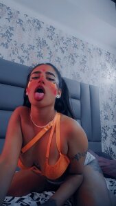 Karely_Queen_ Public Pic 4