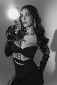 MilaLawrence Focus on me Pic 5