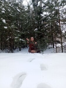 Miss_Elsa_ Winter photo shoot in the forest🎄#winter#forest#snow Pic 6