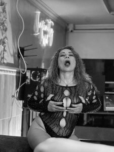 Jademommy_ black and white зображення 3