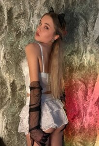 JulieLupoShuttered Dreams Bild