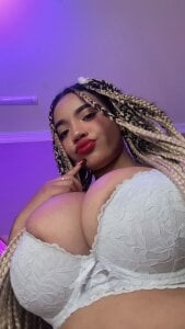 Shining like an angel ✨💥 od MalaikaBrown  2 snímek