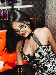 carolinerue Look at me ✨️🖤 Pic