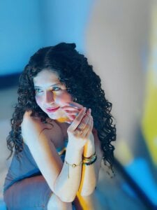 Sarah crespa 😋😍 od sarah_sweett_  5 snímek