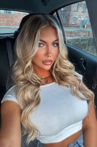 Tia_Fox Public Pic 4