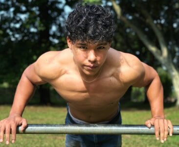 DanielHaloran exercising Foto 2