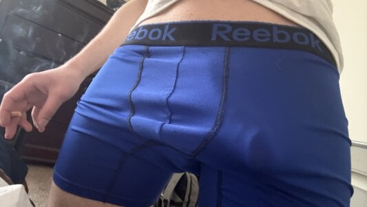 EclipseStudのHere’s My Large Surprize 😳😘の 7枚の写真