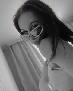 JennyStoyn Public 사진
