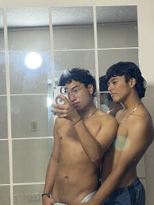 LiamANDJordan: Know us ( 2 фото)