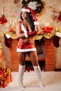 NAOMY_COOPER Christmas 🎄 2025 Pic 2