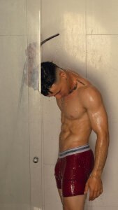 jef_seid hot shower Pic