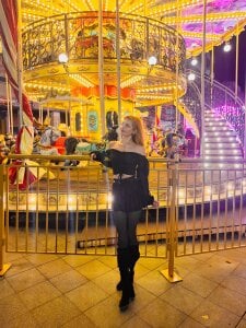 DaphneRose Tonight feels like the beginning of a little love story🥰 Pic 2