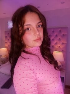 GabyQueens little pink kitty Pic