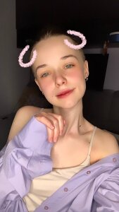 Minibelle Cam Model Profile | Stripchat