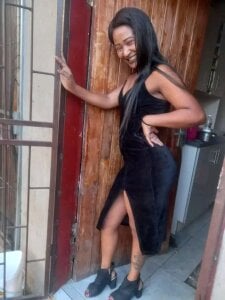 GoldenBigAssCurvy Public Pic