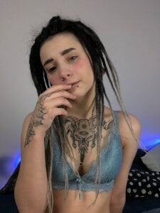 Nikki_Evans Public Pic 5