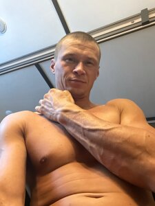 G-Millz816 Topless Pic 7